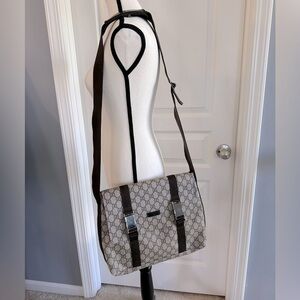 Gucci GG Supreme Web Canvas Messenger Bag / Crossbody - Unisex Authentic EUC